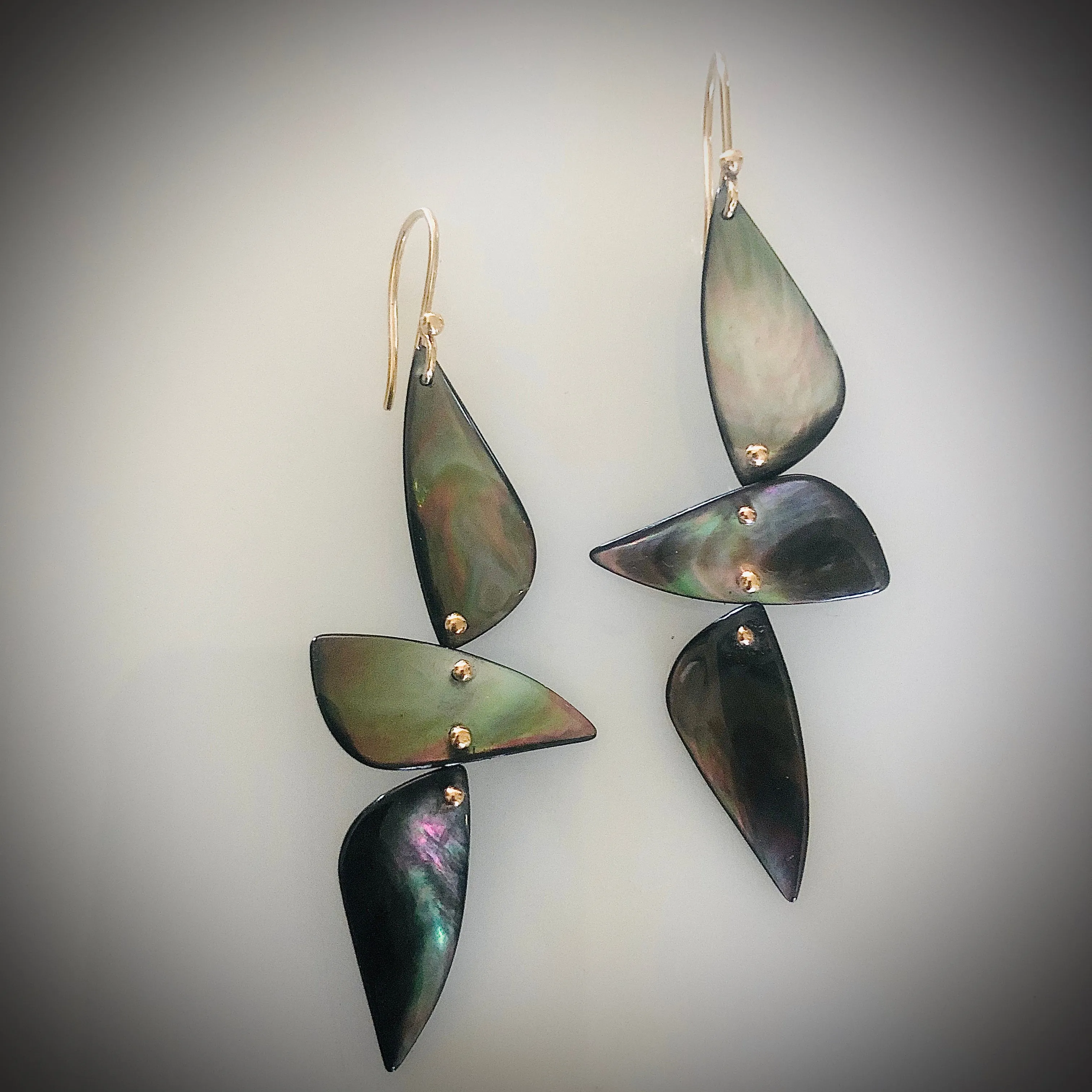 cascade earrings in black mother of pearl