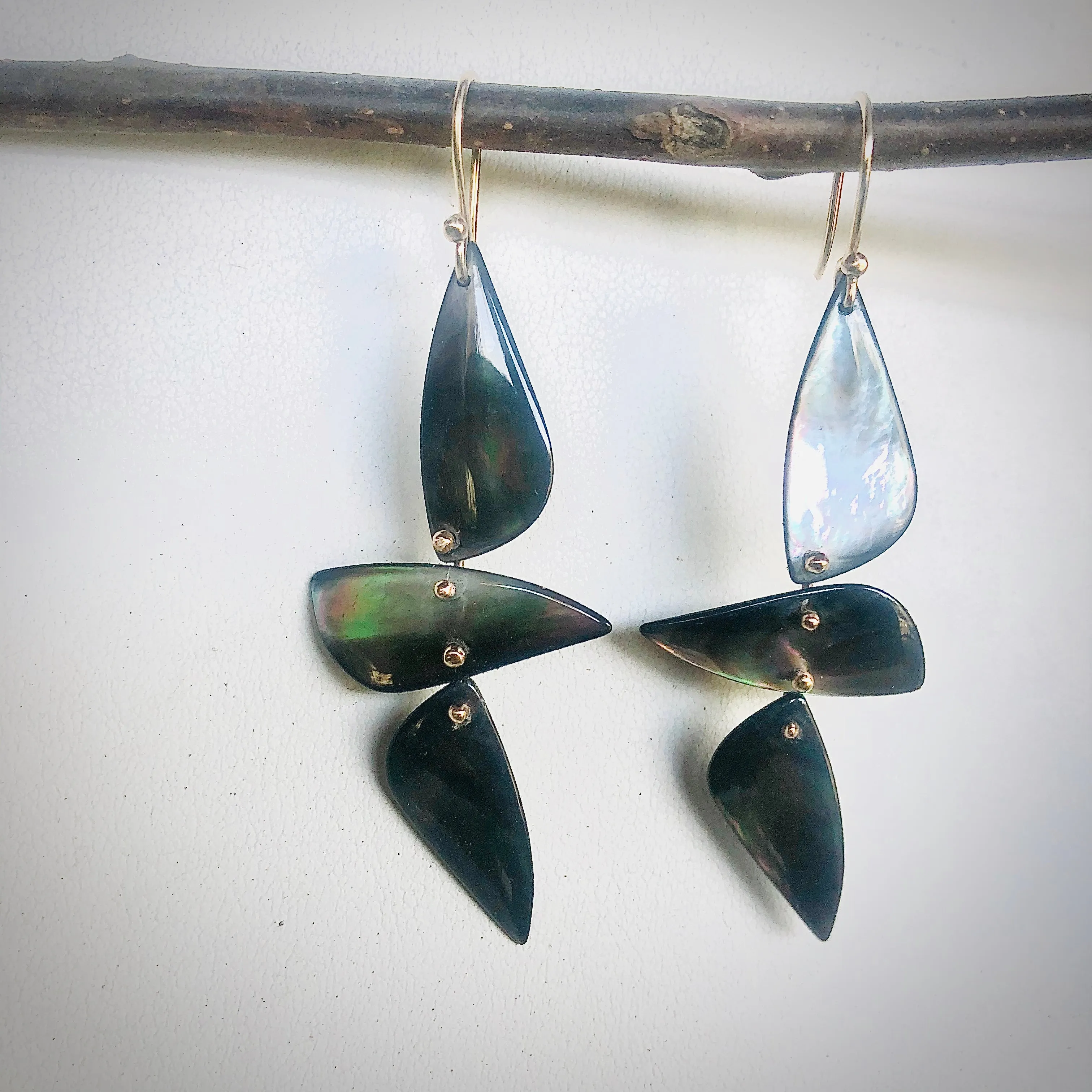 cascade earrings in black mother of pearl