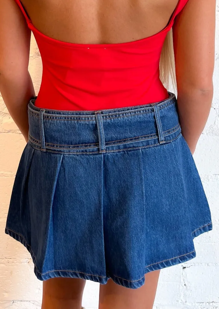 Low Waist Pleated Belt Mini Skirt