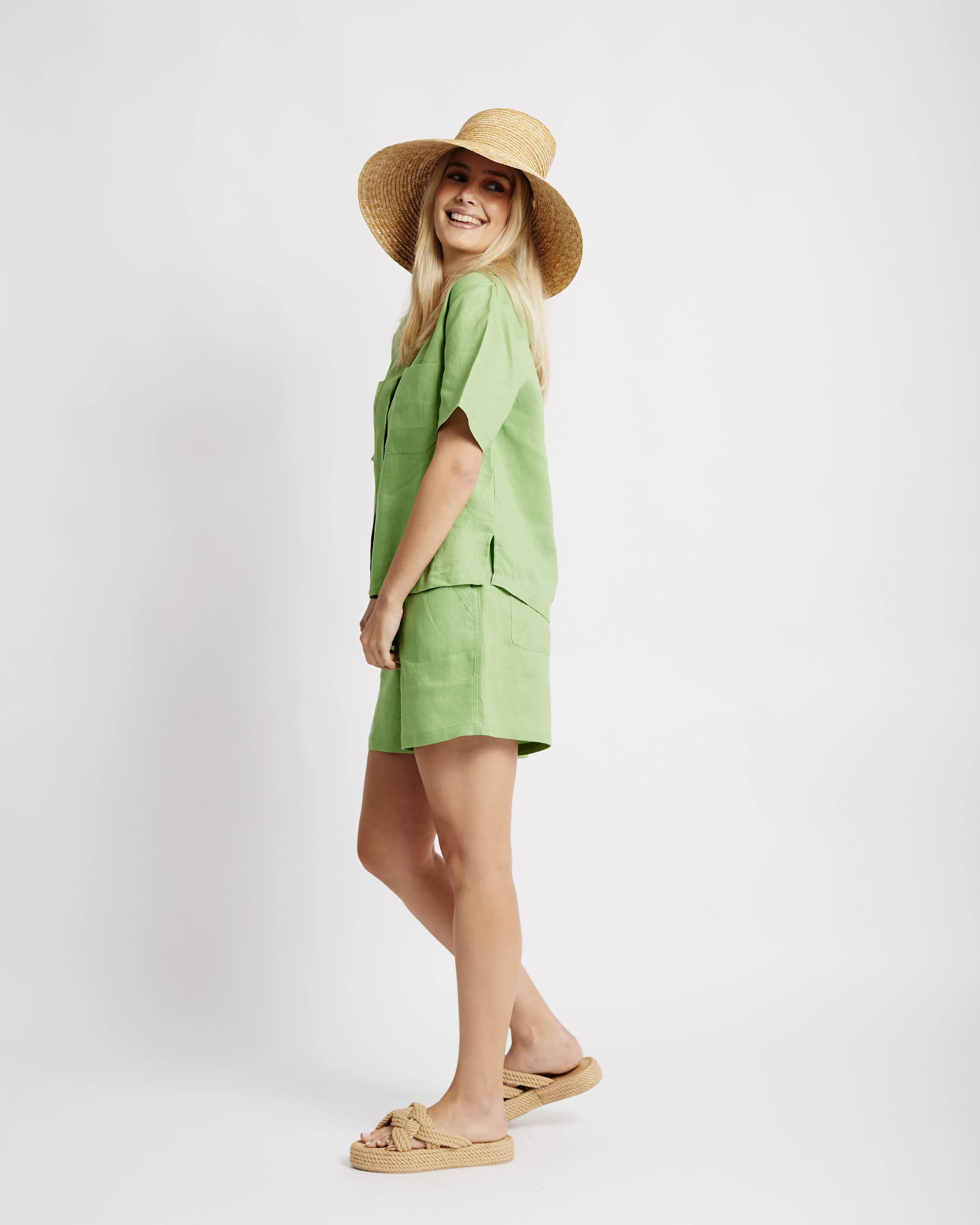 Revere Collar Linen Shirt in Avocado