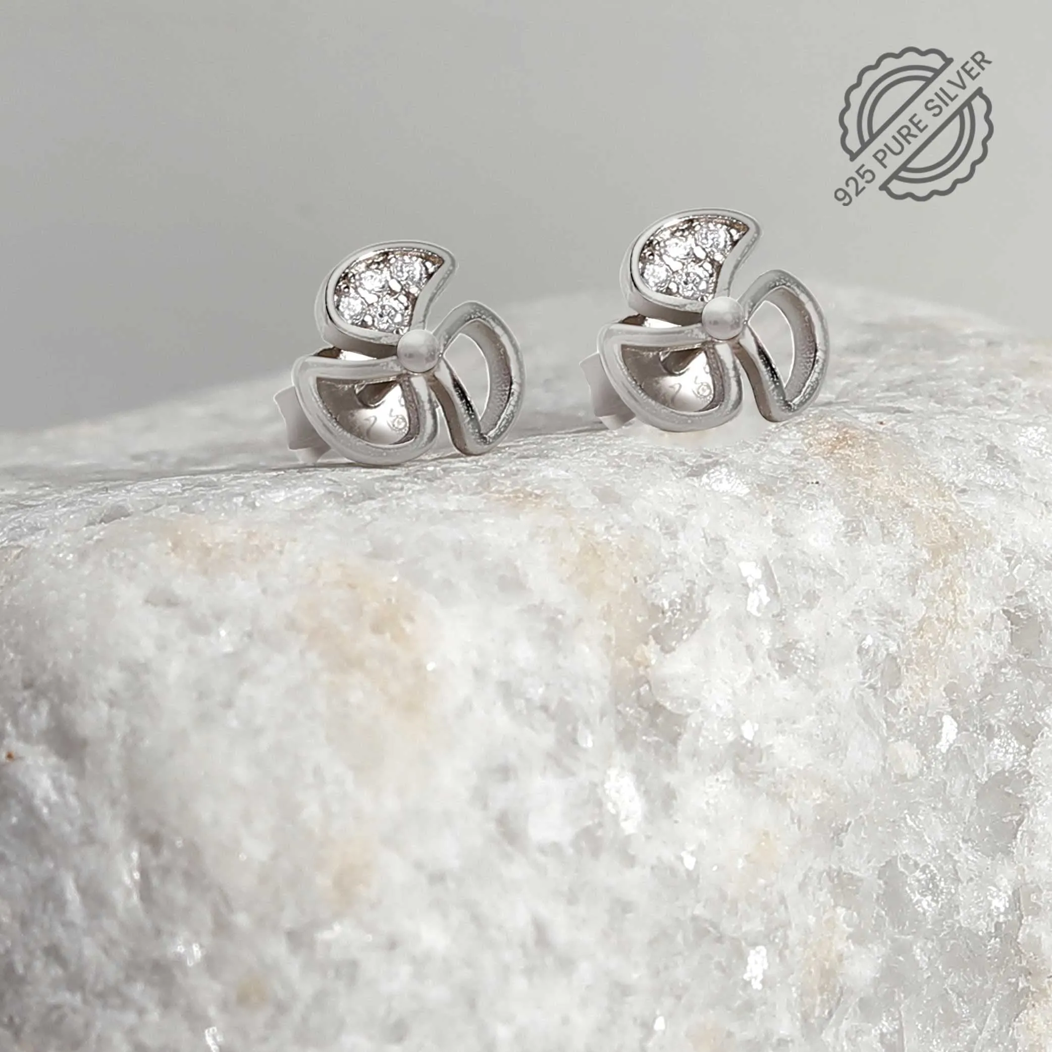 Silver Flower Earring with Diamond